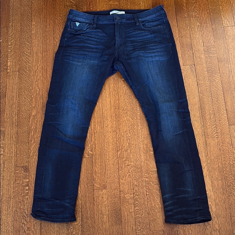 GUESS Men's Mid Rise Slim Fit Tapered Leg Jean 38x32